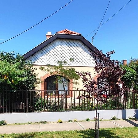 Apartamento Bundik Vendégház Berettyóújfalu Exterior foto